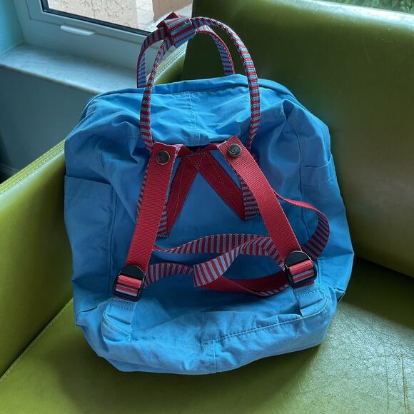 lululemon pleated shoulder bag dupe Lululemon Mini Shoulder Bag Comparison: Bone vs. Green